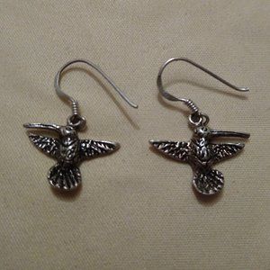 Sterling silver hummingbird earrings 🤍🦜